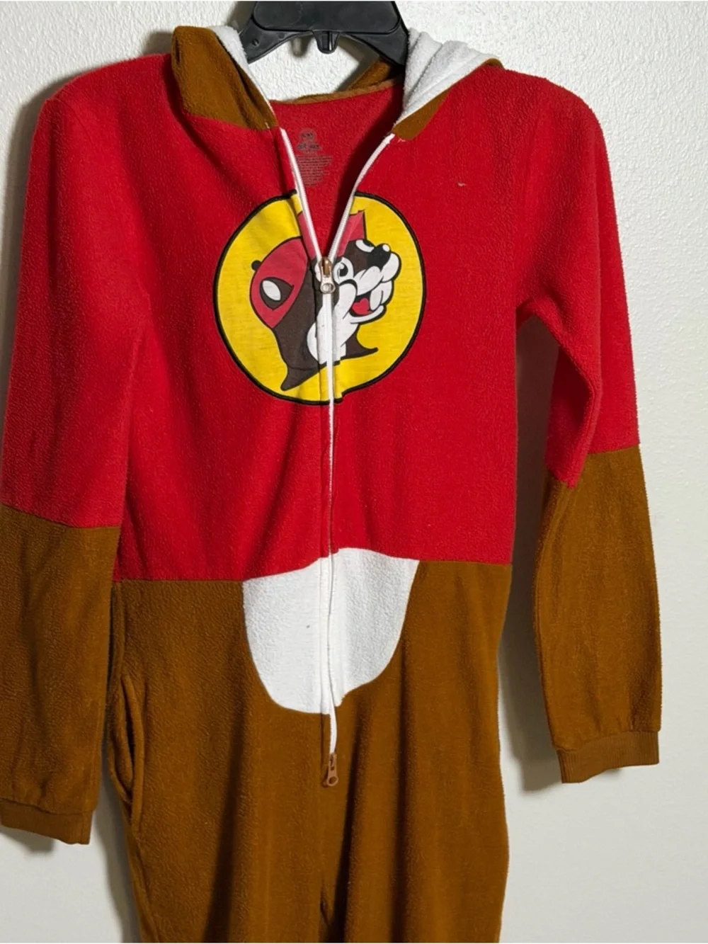 Buc-ee's Kids Unisex Red & Brown Fleece Onesie Logo Pajama size XS/S‎